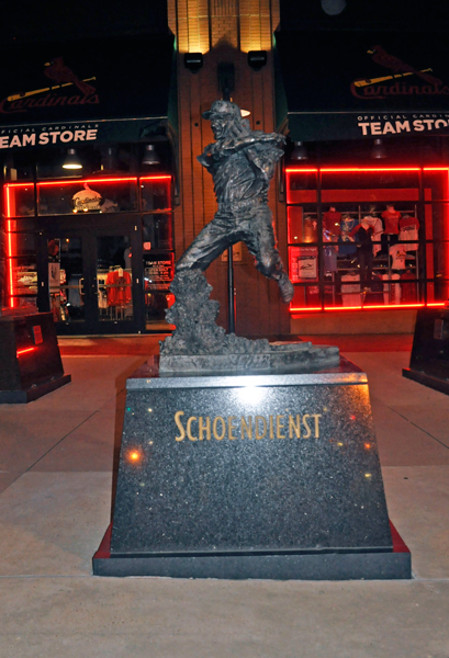 baseball player Schoendienst statue