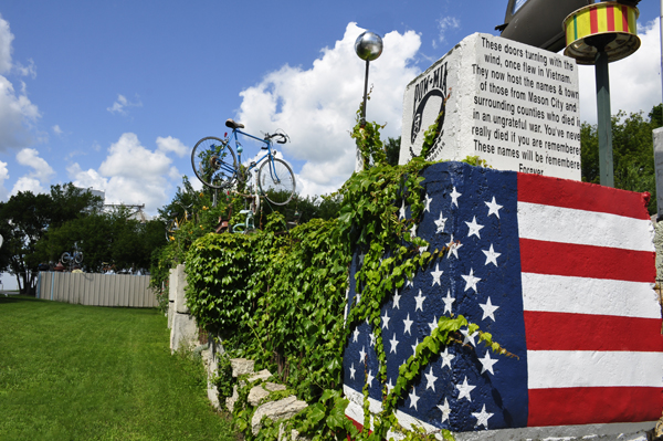 unique Vietnam memorial