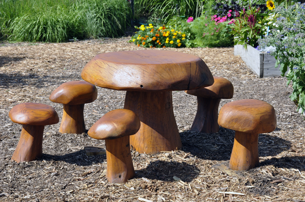 Mushroom table and stools for the kdis