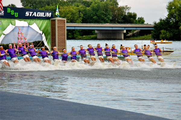 17 ballet water skiers takin off