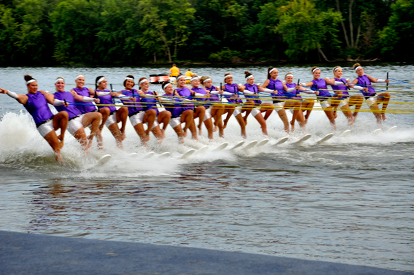 17 ballet water skiers
