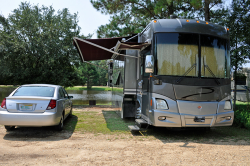 the RV and toad of the two RV Gypsies