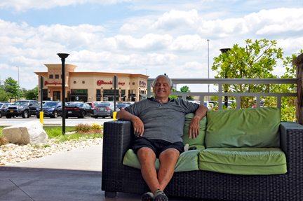 Lee Duquette relaxing at Bahama Breeze