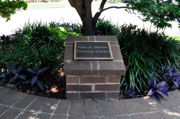 Glencairn Garden sign