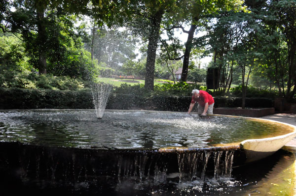 Lee Duquette at the fountain