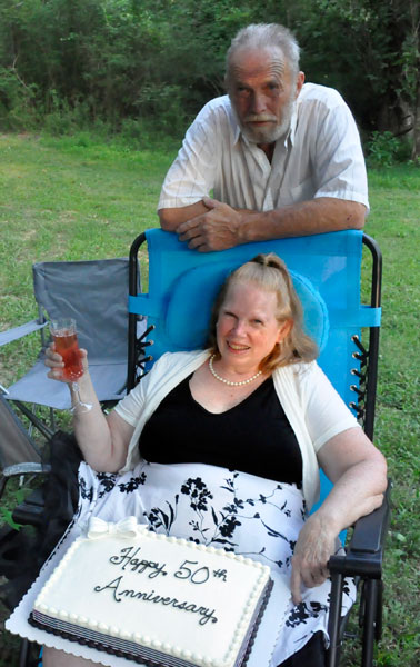 Sandy & Steve with the cake