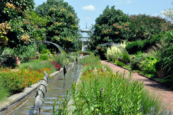 water fountain at Canal Garden