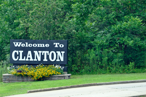 welcome to Clanton Alabama sign