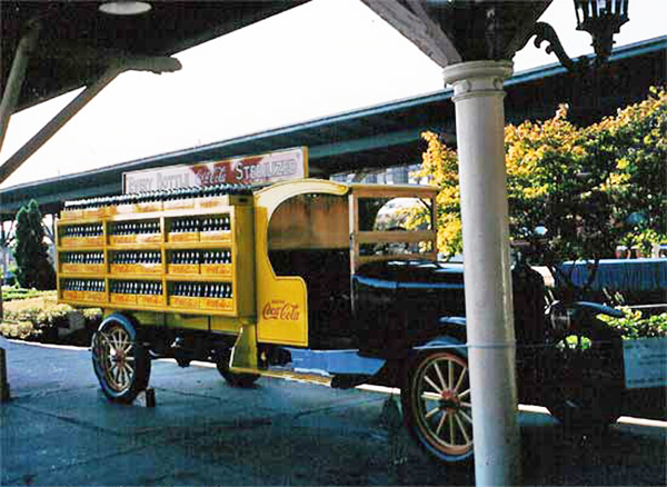 An old Coca-Cola truck