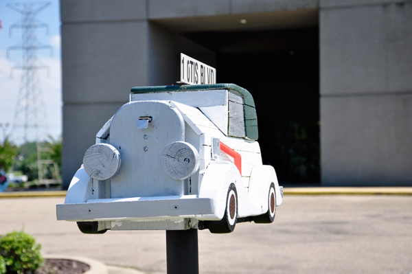 mailbox outside the Tupelo Automobile Museum