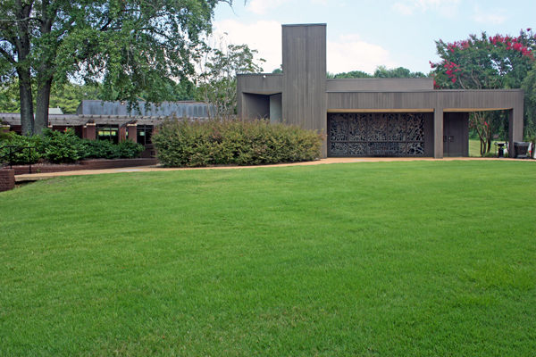 Elvis Preley Memorial Chapel