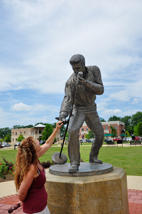 Ilse Blahak holding Elvis Presley's hand