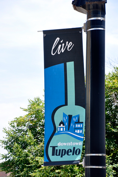 Tupelo flag sign