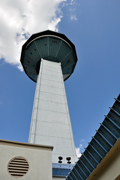 revolving restaurant at the Marriott