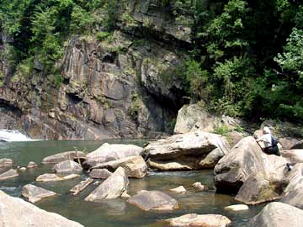 Lee Duquette crossing the big boulders