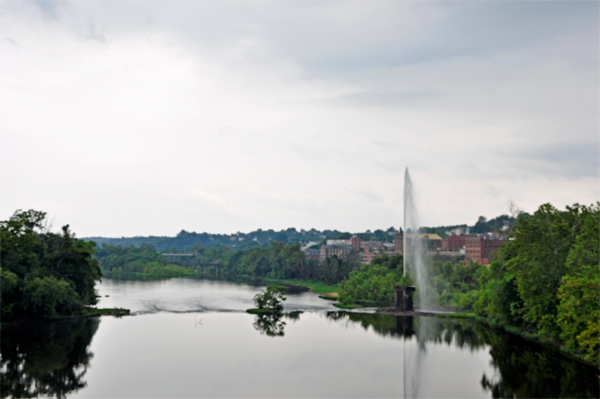 a big jet d'eau over the James River