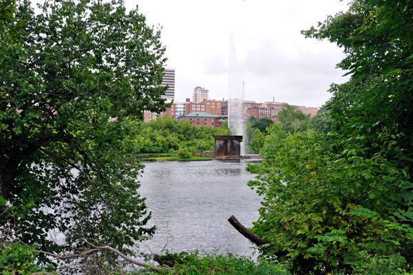 a big jet d'eau over the James River