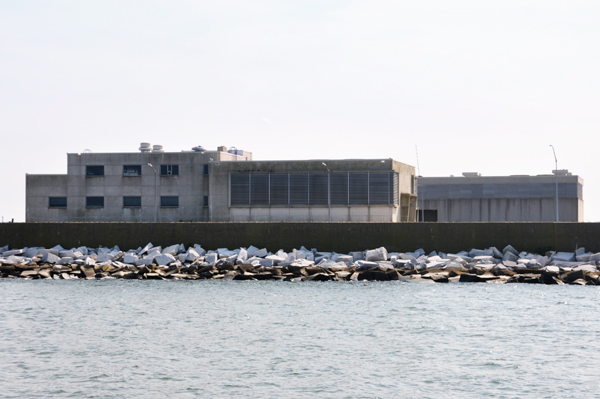 Chesapeake Bay Bridge-tunnel building