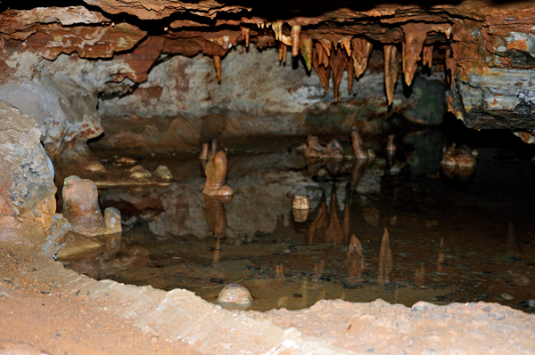 Beautiful reflections in the water at Fairyland Lake