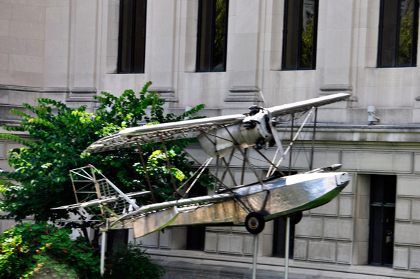 airplane sculpture