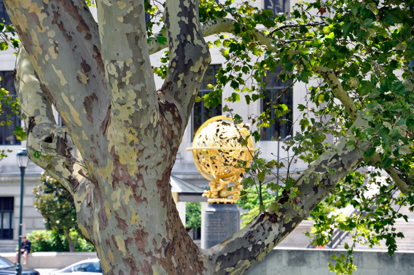 gold globe