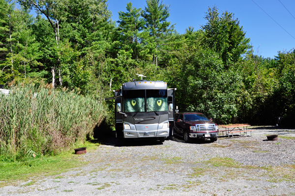 The RV and toad of the two RV Gypsies