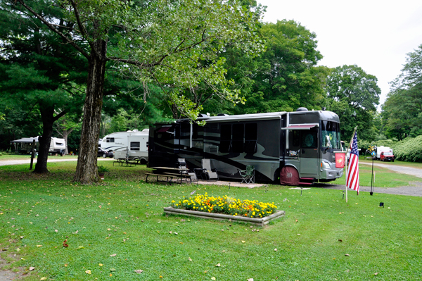 the yard of the two RV Gypsies in 2014