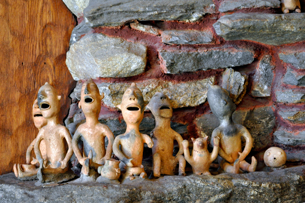 cute stuff on the fireplace