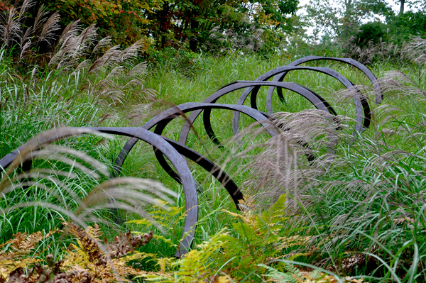 Vertebras sculpture 