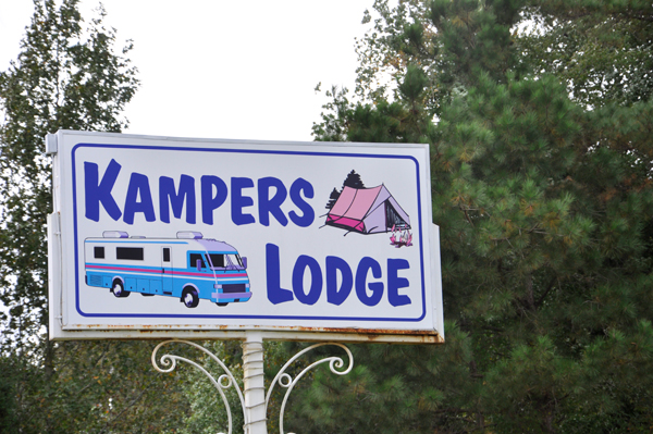 Kampers Lodge sign