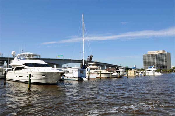 view fromt he water taxi