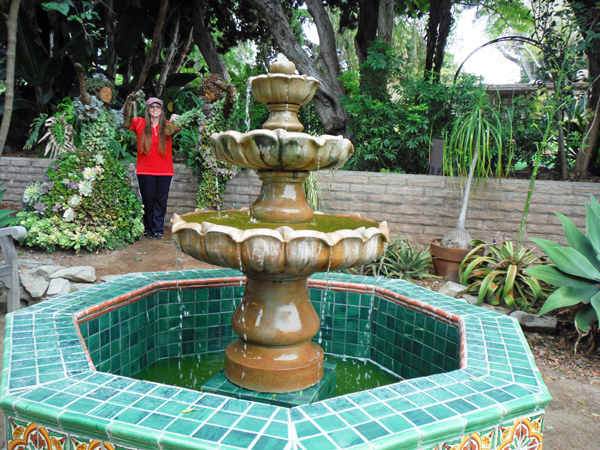 Karen Duquette and mariachi topiaries