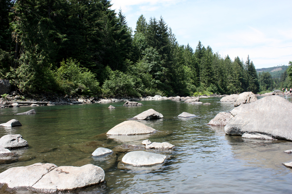 the river at Snoqualmie Falls