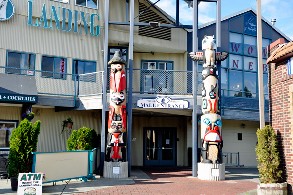 totem poles at Mall entrance