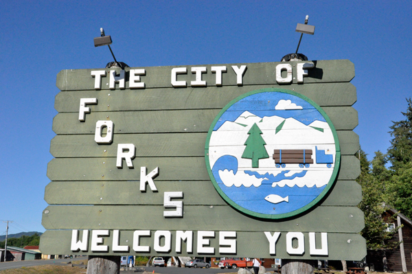 welcome to Forks sign