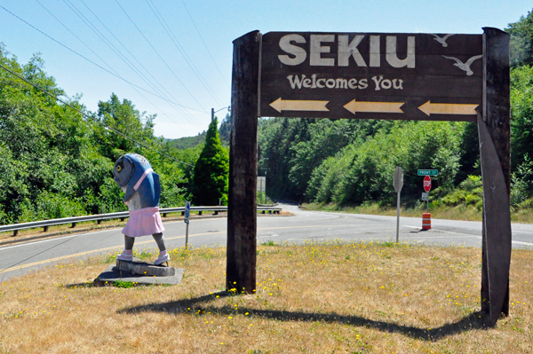 sign: Sekiu welcomes you