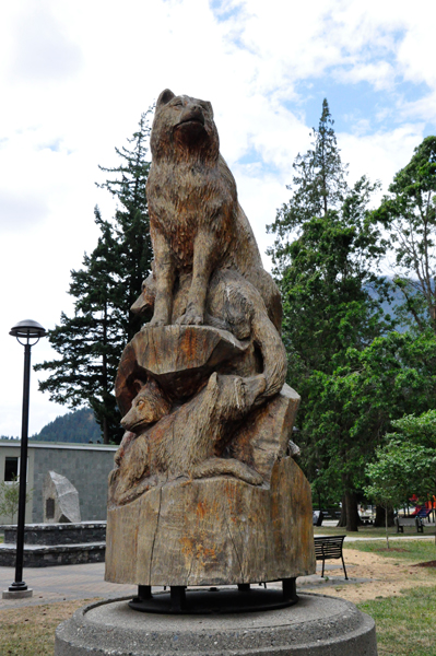 chainsaw carving