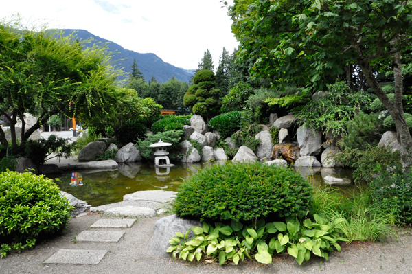 entrance to the Friendship Garden