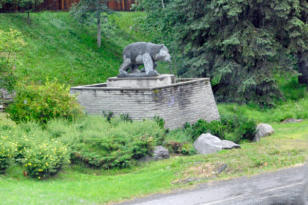 bear statue