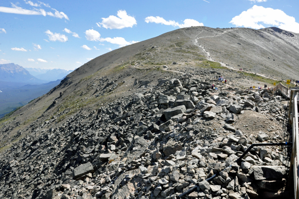 trail to to Viewpoint Belvedere 2015