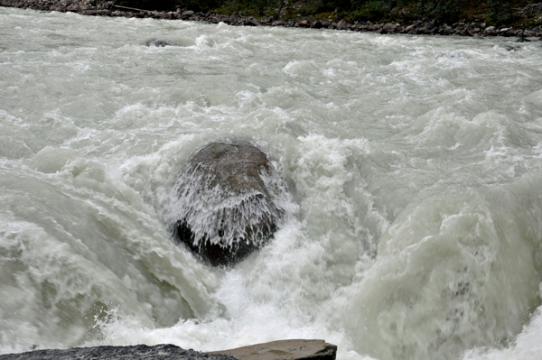 close-up of the rock in the middle of the falls