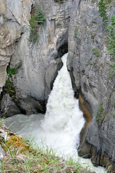 fast flowing falls