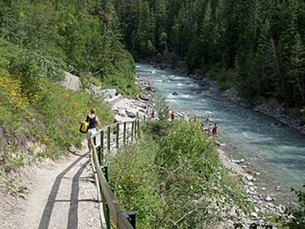 the steep tail down to the hot springs and river