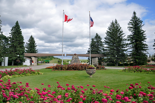 The original monument, erected in 1932