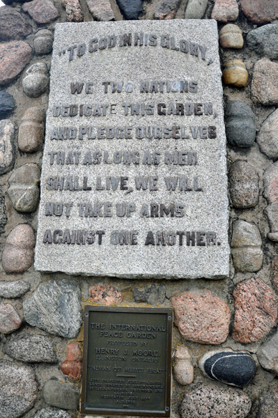 The original monument, erected in 1932 words