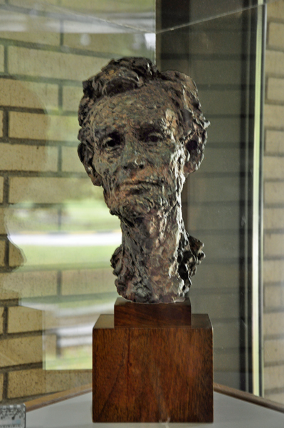 bust of Abraham Lincoln