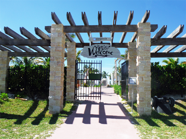 entering Great Stirrup Cay