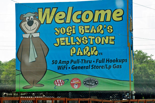 Jogi Bear's Jellystone Park welcome sign