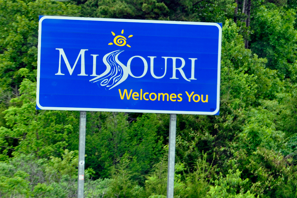 Missouri welcome sign