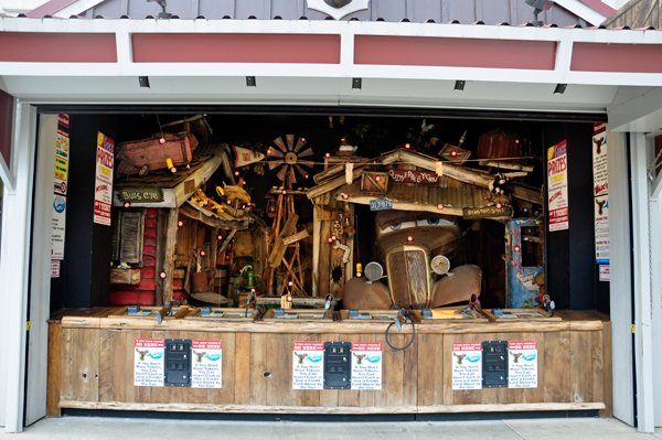 A noisy booth at Branson Landing.